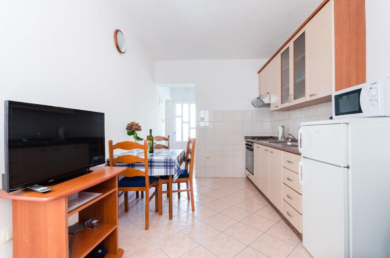 Apartments Marija & Lino ロパール エクステリア 写真