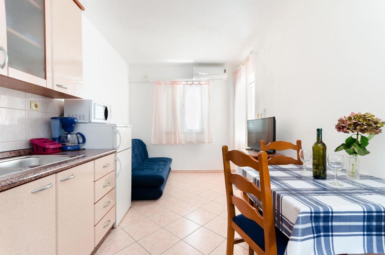 Apartments Marija & Lino ロパール エクステリア 写真