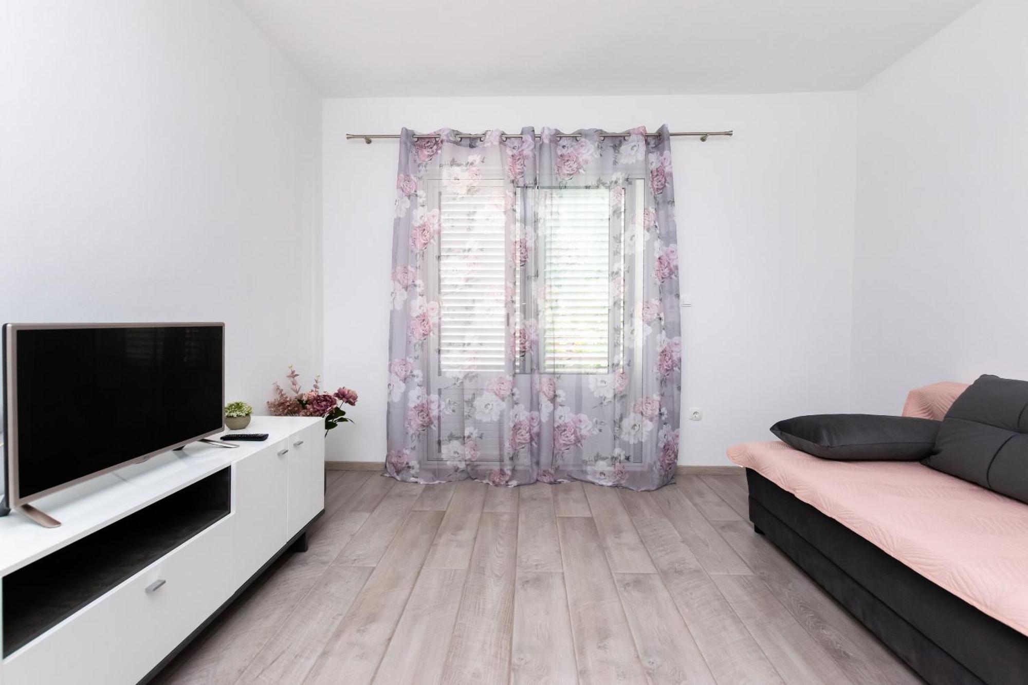 Apartments Marija & Lino ロパール エクステリア 写真