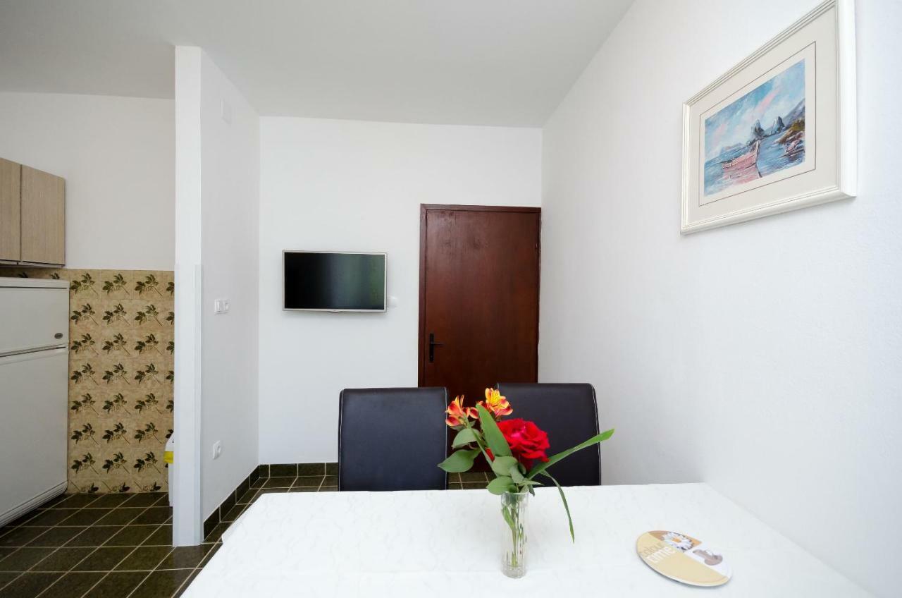 Apartments Marija & Lino ロパール エクステリア 写真