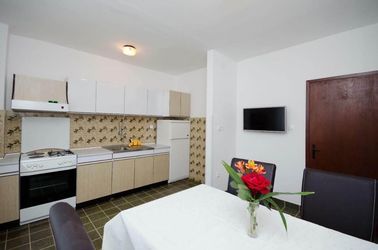 Apartments Marija & Lino ロパール エクステリア 写真